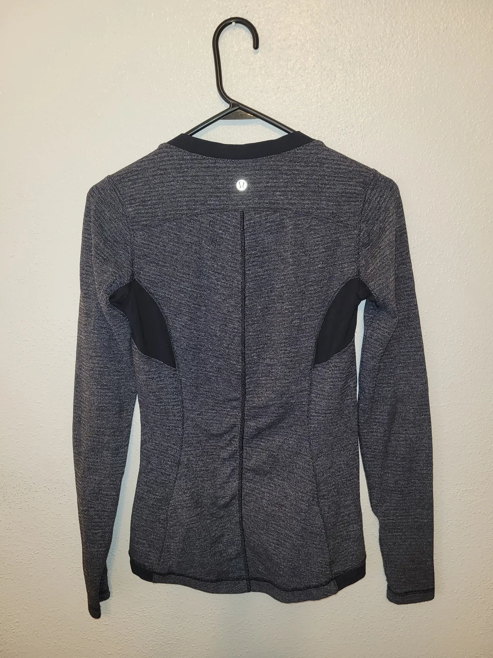 Lululemon Base Runner Long Sleeve Black/ Gray 8